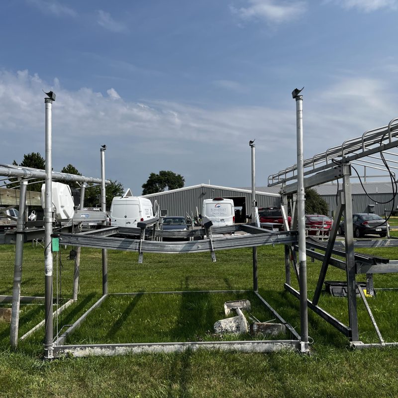 26 - 4000 Lb ShoreStation Lift