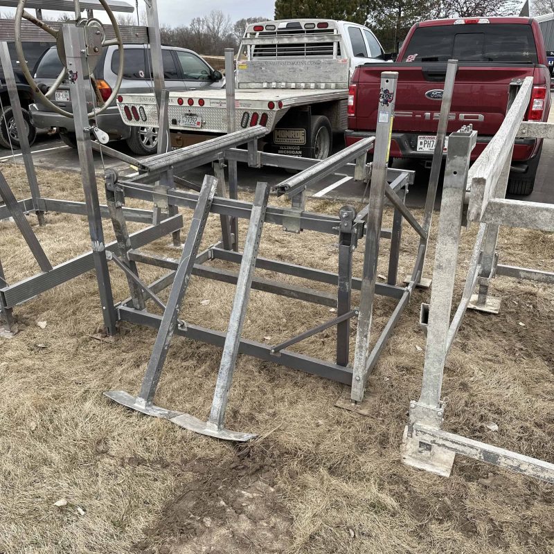 7 - 1300 Lb Floe PWC Lift