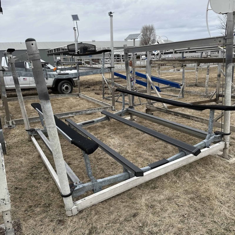 13 - 1500 Lb ShoreStation Lift