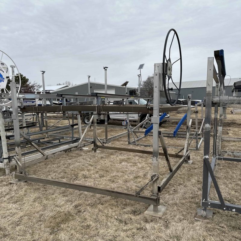 14 - 2000 Lb Aquamatic Lift