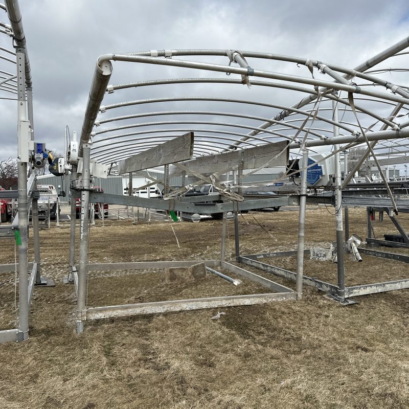 25 - 4000 Lb Shorestation Pontoon Lift