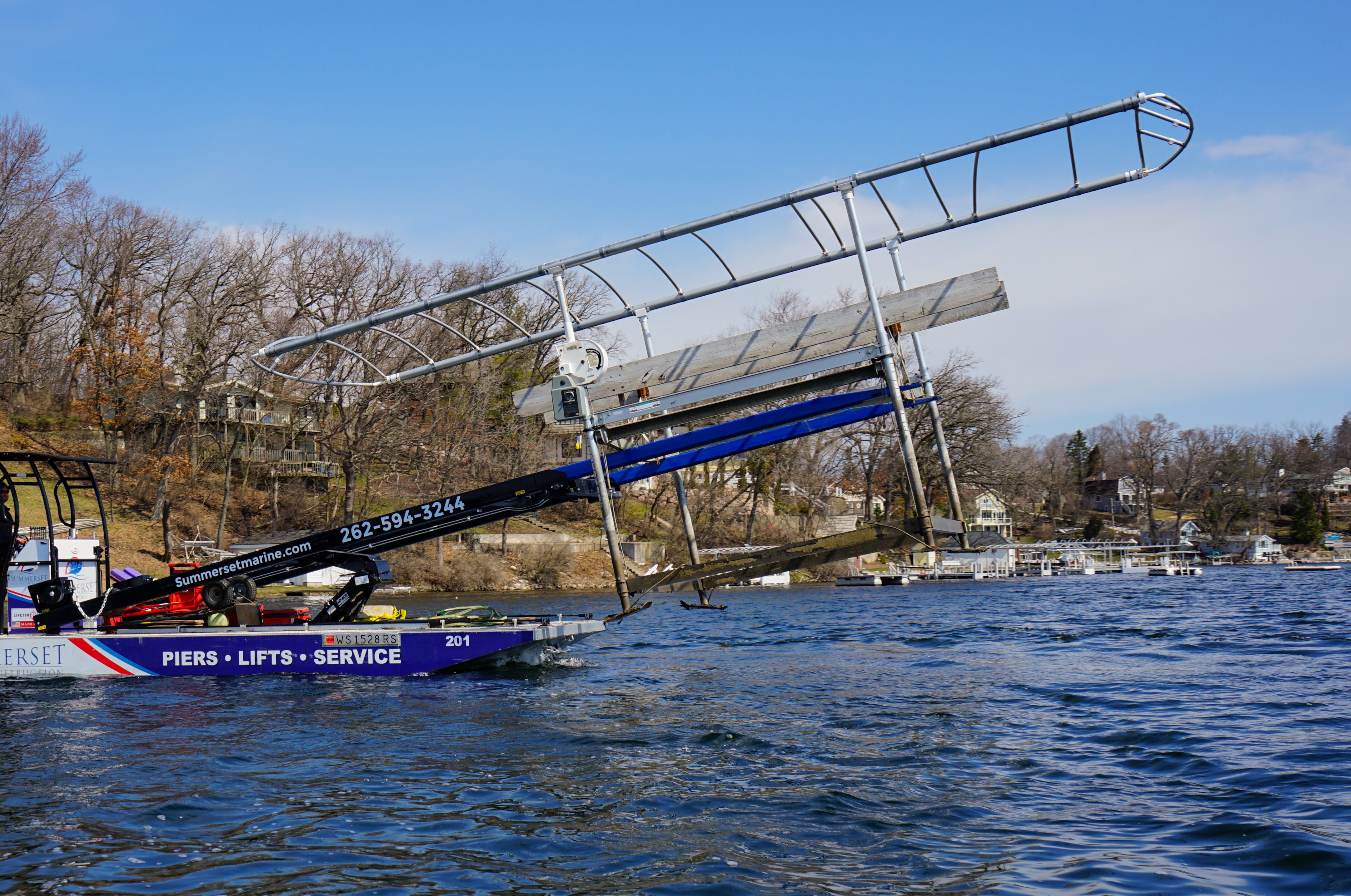 Barge Installed Pier and Dock Boat Lift